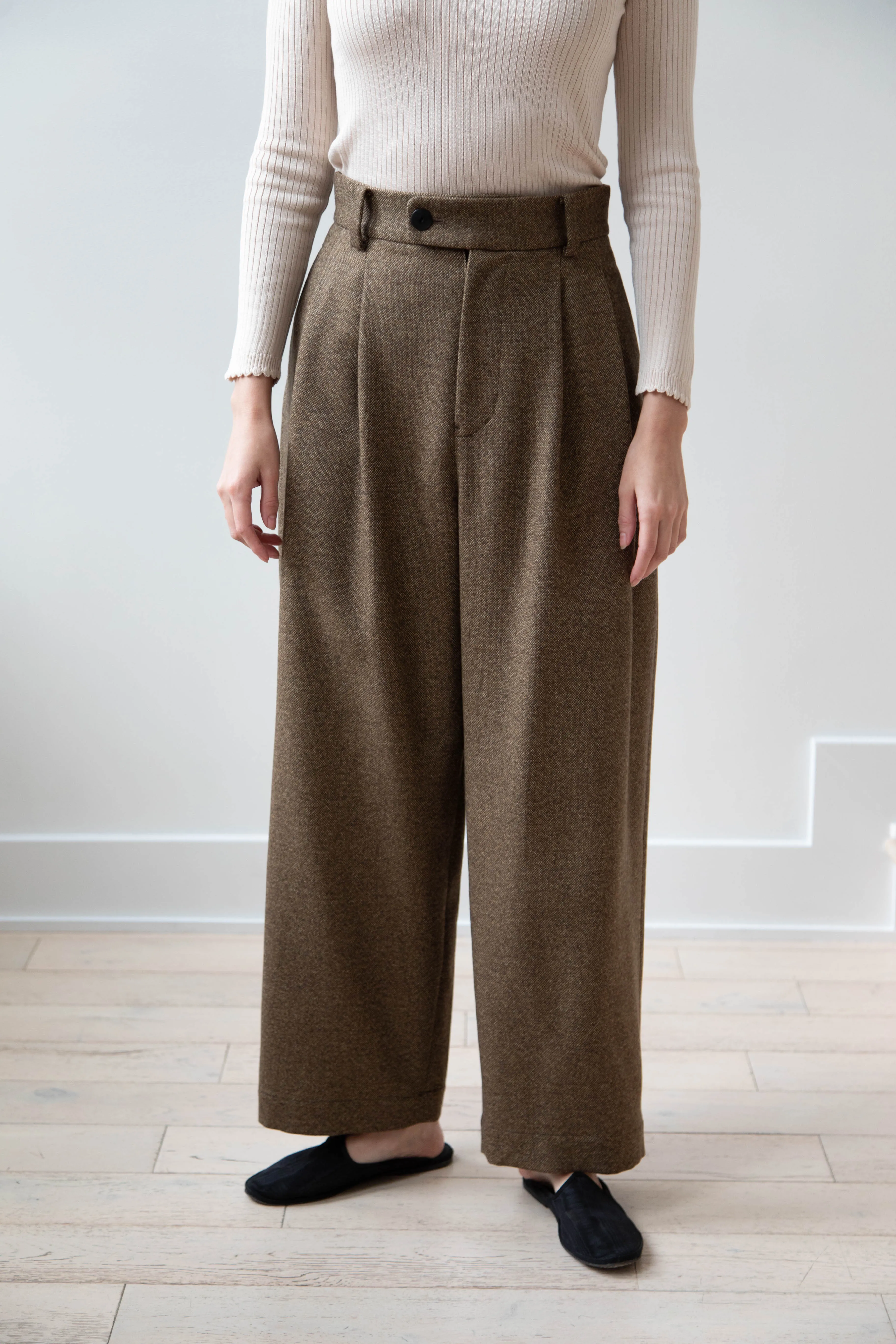 Arts & Science | Tuck Front Trousers in Yorimoku Tweed Wool