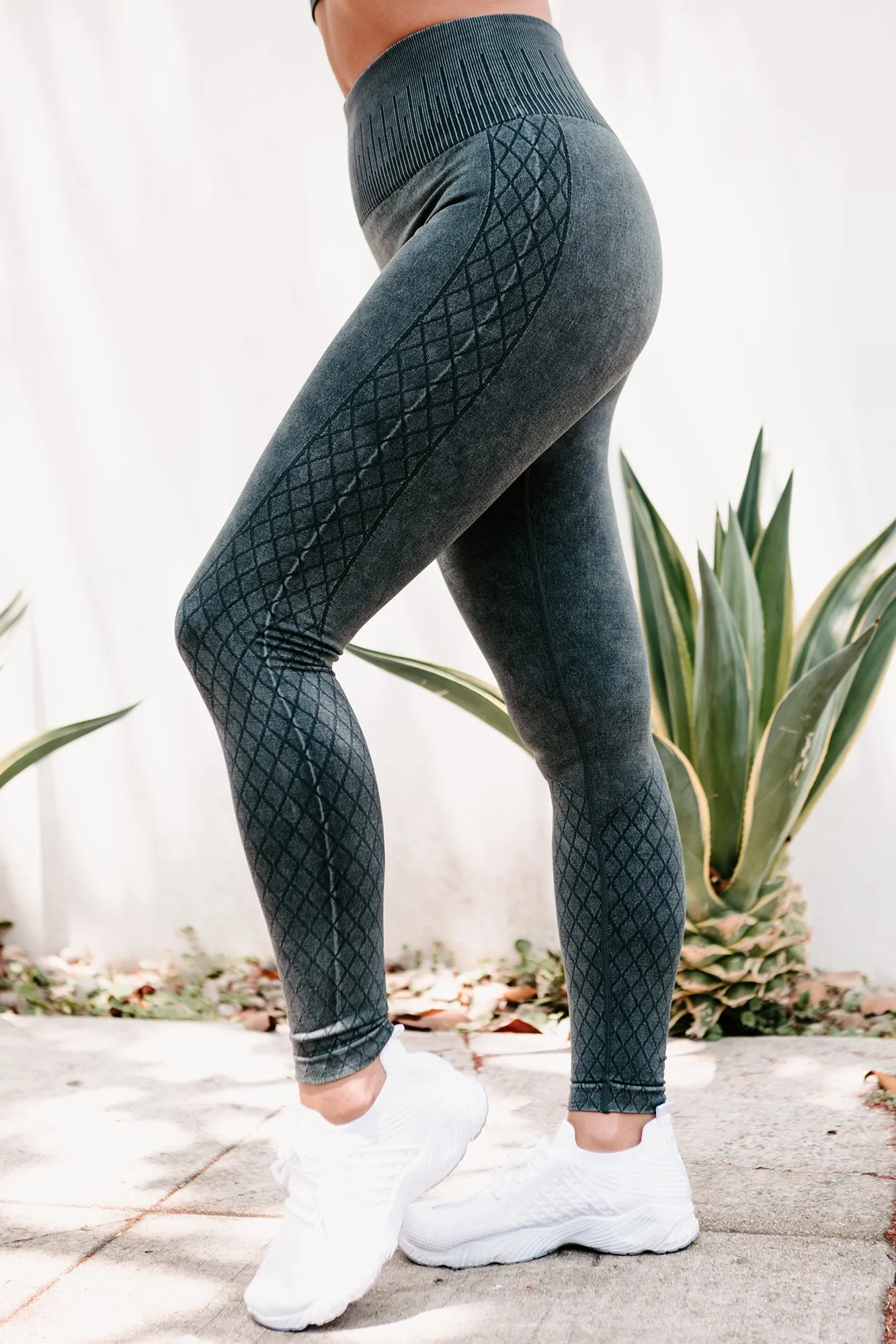 Impossible To Ignore Seamless Mineral Washed Leggings (Black)