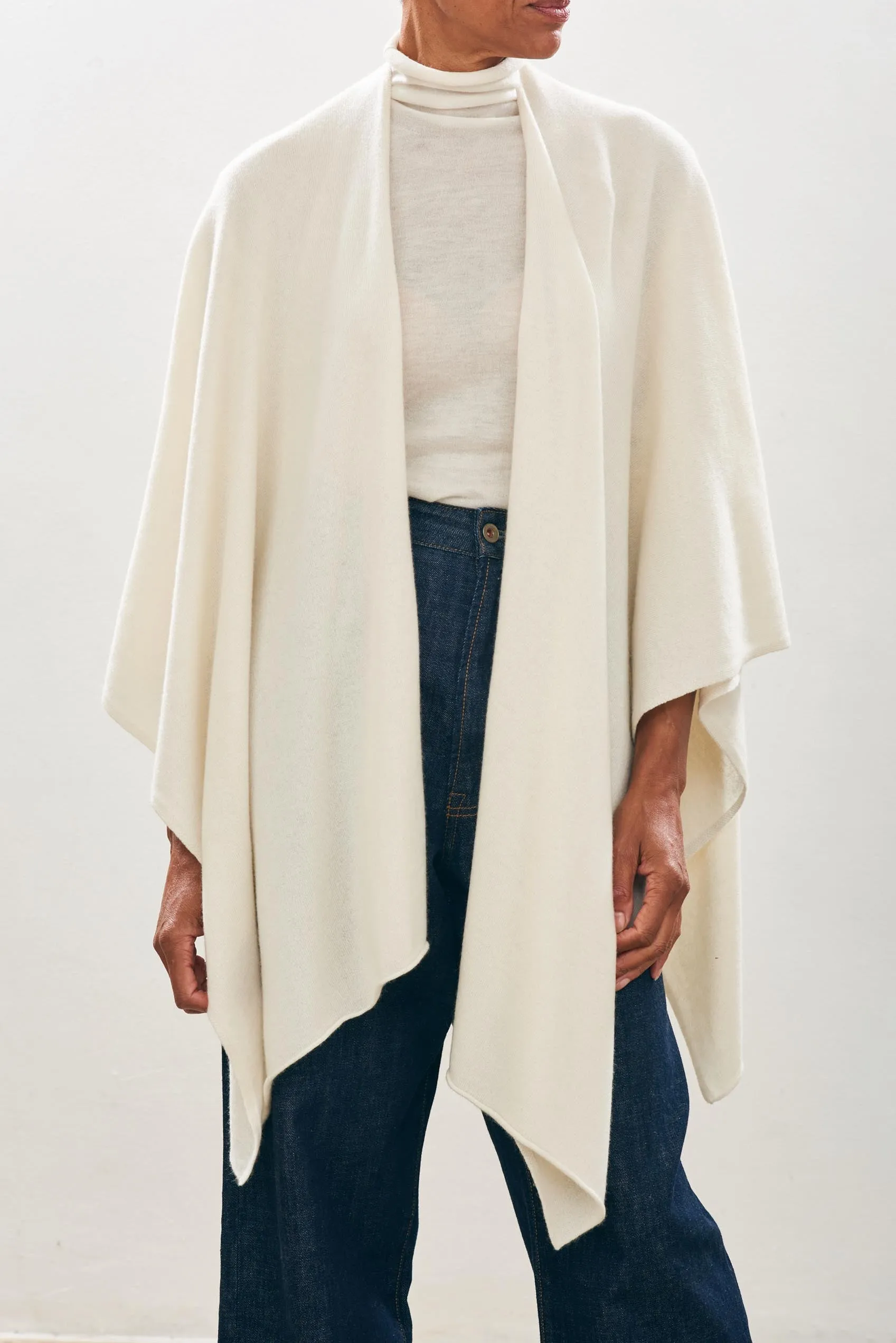 Plain Cashmere Wrap in Cream