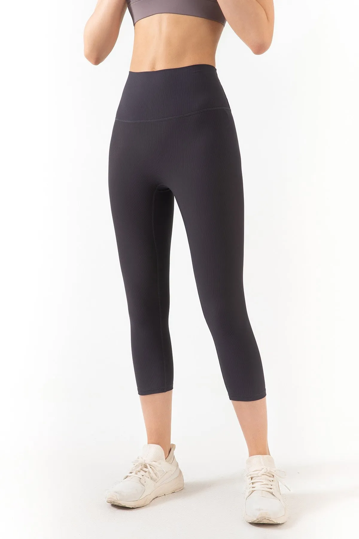 Ribbed Seamless Capri Leggings