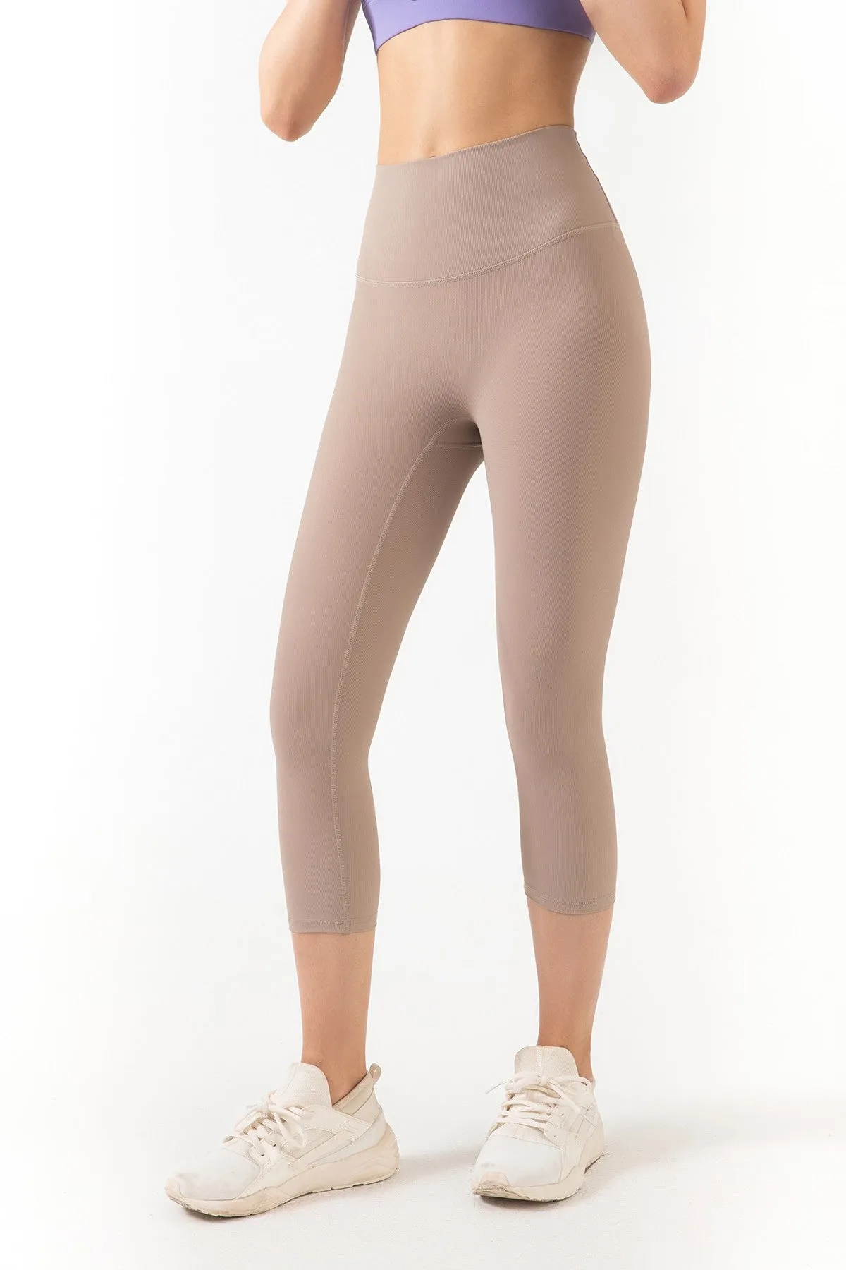 Ribbed Seamless Capri Leggings