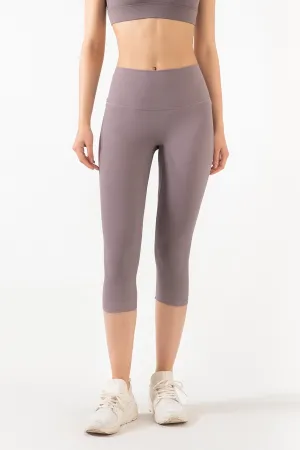 Ribbed Seamless Capri Leggings