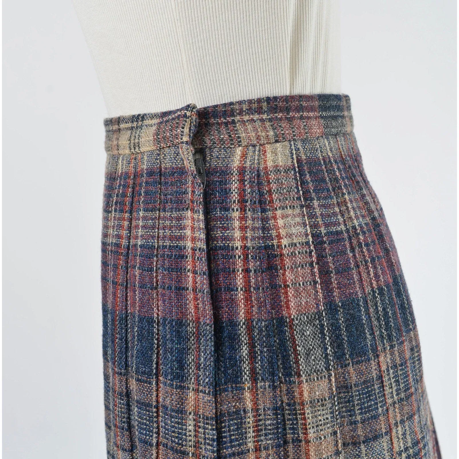 Vintage 70s Plaid Pleated Wool Skirt Preppy Academia Midi Skirt size Small