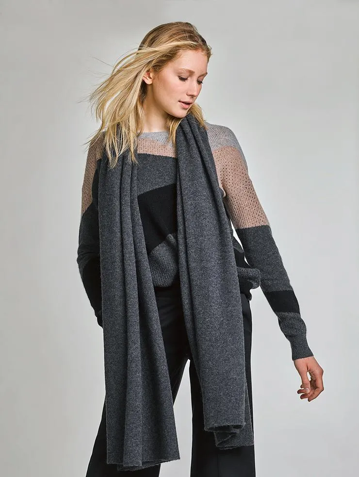 White   Warren - Essential Wrap in Charcoal Heather